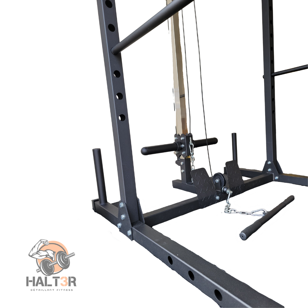 Système à poulies double intégré sur cage d’entraînement orange pour exercices de tirage et câbles