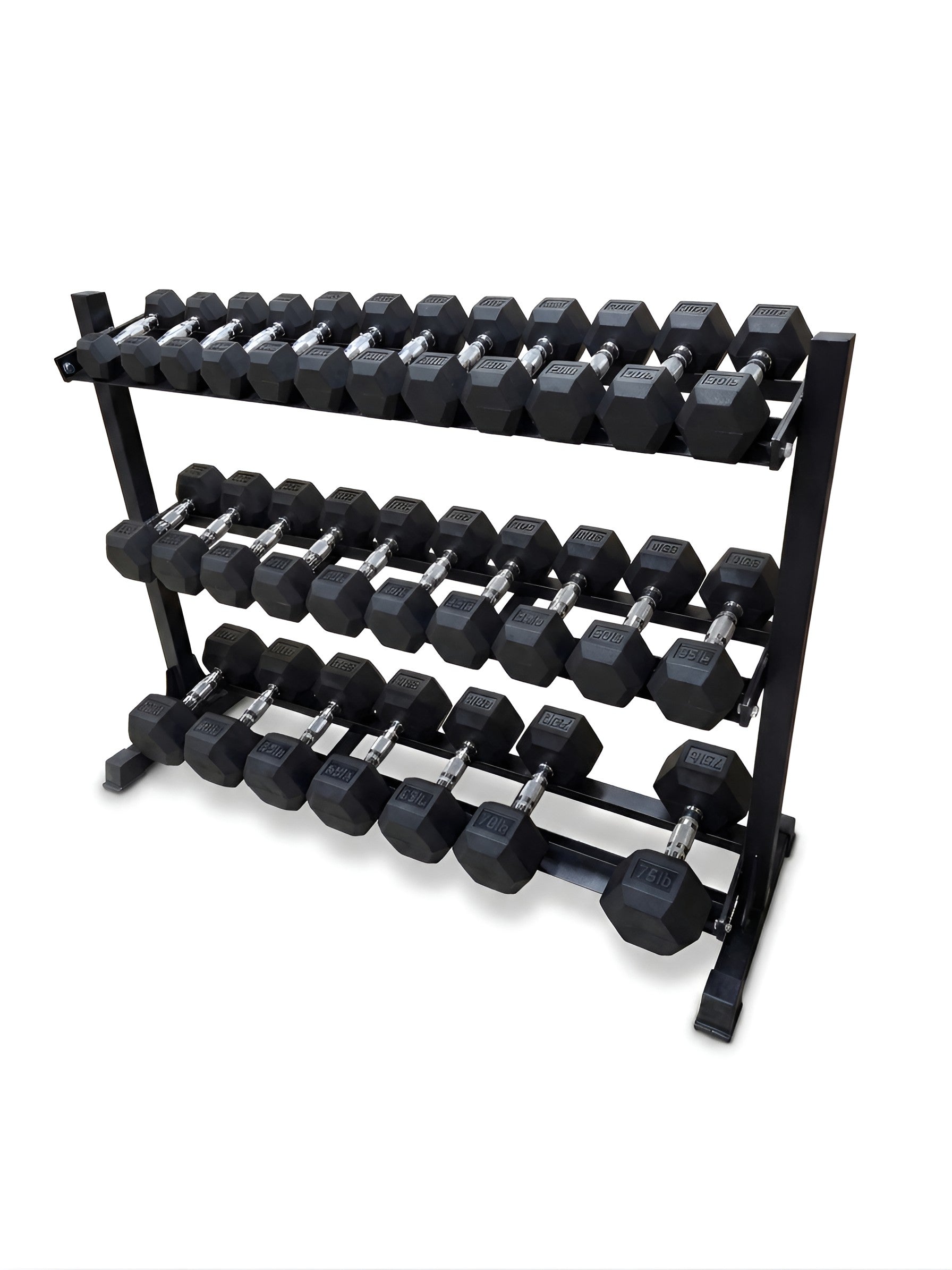 Vue de face inclinée d'un râtelier de rangement à trois tablettes contenant un ensemble complet d'haltères hex de 10 à 70 lb HALT3R Fitness.