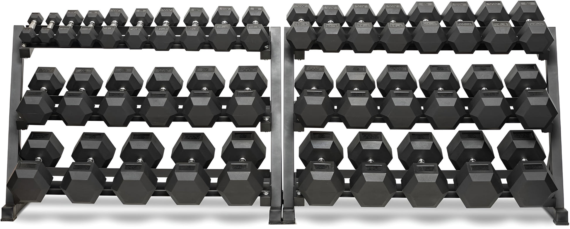 Vue de face directe d'un ensemble massif d'haltères hexagonaux de 5 à 100 lb rangés sur deux râteliers professionnels HALT3R Fitness.