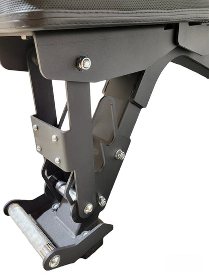 Image démontrant l'assise et l'ajustement possible du banc robuste commercial.