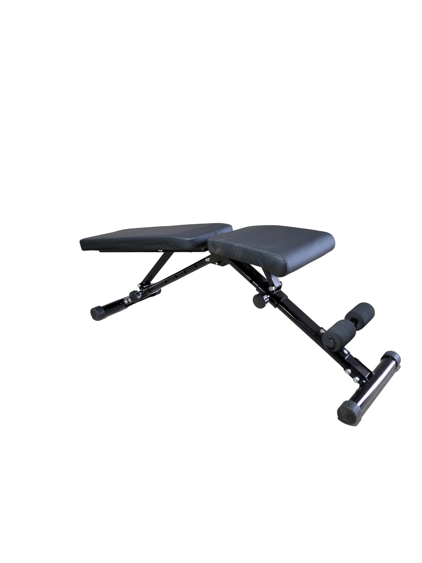 Banc ajustable régulier en position très légèrement déclinée.