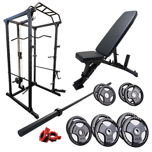 Vue d'ensemble du « Bundle expert », un kit de musculation complet composé d'une cage à squat noire robuste avec poulies, d'un banc de musculation réglable, d'une barre olympique noire, et de plusieurs paires de disques de poids en fonte (5, 10, 25, 35 et 45 LB) ainsi que des colliers de serrage rouges. Idéal pour home gym.