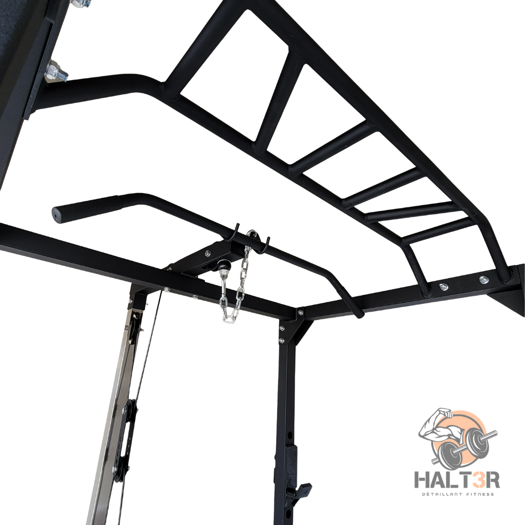 Barre de traction multi-prises intégrée sur cage d’entraînement orange