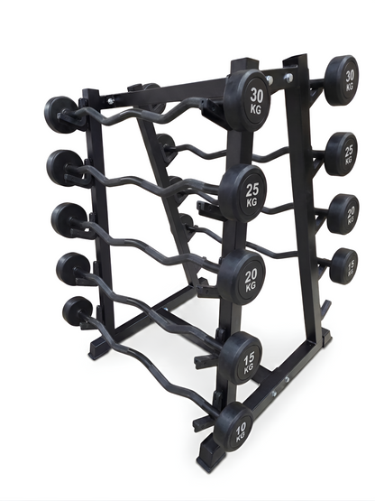 Support de rangement vertical en acier noir chargé de 10 barres fixes (barres droites et EZ curl) de 10 kg à 30 kg, sur fond blanc.