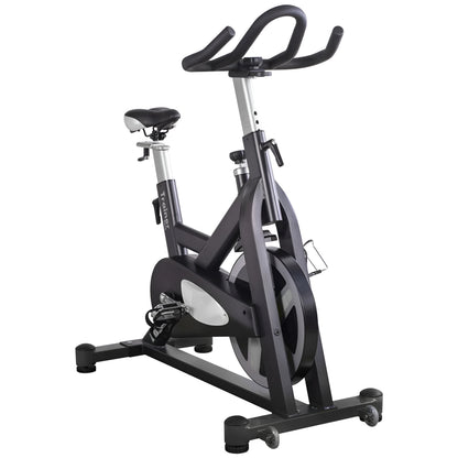 Vue en perspective trois quarts arrière droite du vélo de spinning noir HMC 5008 HALT3R sur fond blanc. Le porte-bouteille et le mécanisme de résistance sont mis en évidence.