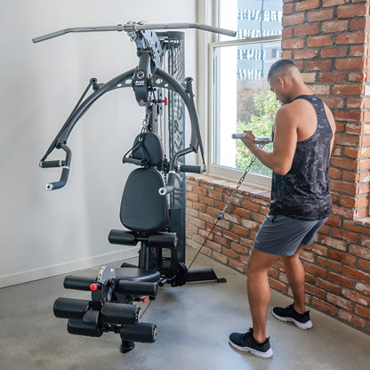 Système de poulies et bras de levier de l'Inspire M2 permettant d'effectuer des exercices de "curls" et de tirages isolés.