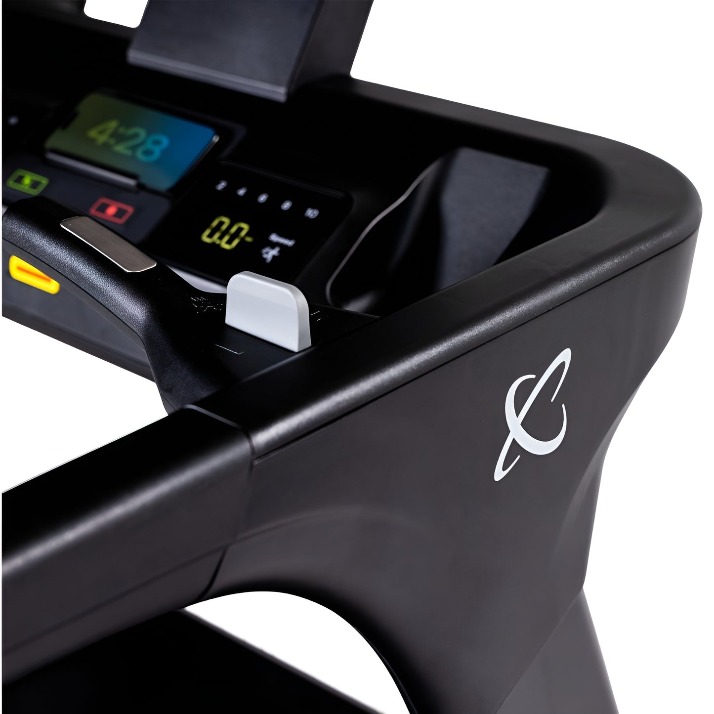 Gros plan sur la structure robuste et les poignées ergonomiques du tapis roulant commercial Inspire T7S.