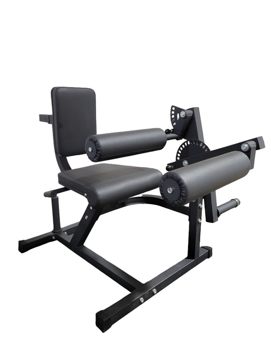 Prise de vue de l'appareil en entier démontrant la possibilité de faire le leg curl pour les muscles ischios jambiers.