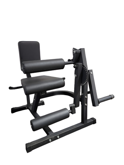 Prise de vue de l'appareil en entier démontrant la possibilité de faire le leg extension pour les muscles quadriceps.