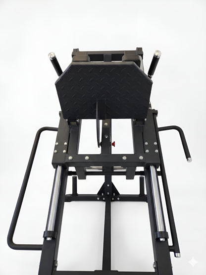 Vue perspective de la machine combinée Leg Press et Hack Squat HALT3R Fitness, finition noire mate.