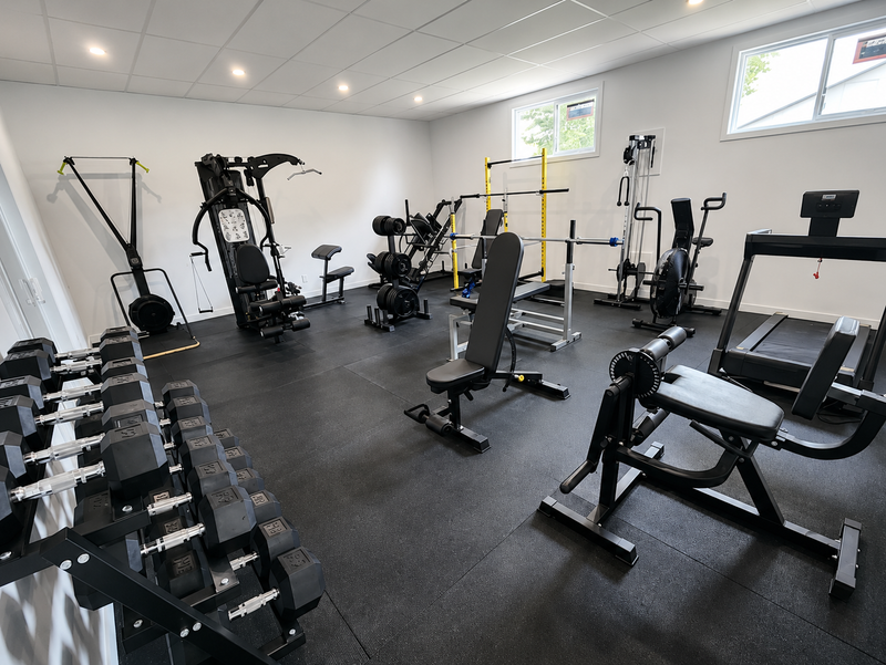 Réalisation d'un projet de gym corporatif chez Isolation Flamco à Trois-Rivières.