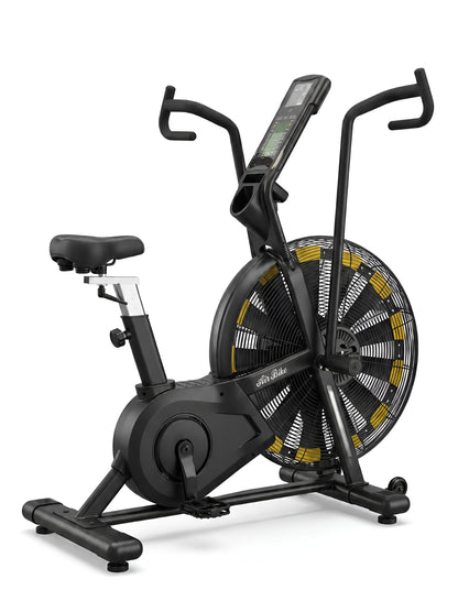 Une vue de profil complet de l'Airbike HALT3R Fitness sur fond blanc. La structure robuste en acier noir est mise en valeur, ainsi que la transmission et le système de résistance à air. La selle est réglée à une hauteur moyenne.