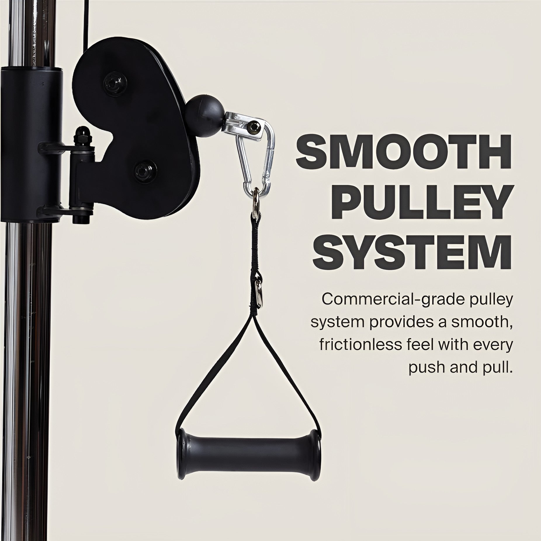 Gros plan sur le système de poulies ajustables de qualité commerciale du Functional Trainer Centr 2 HALT3R Fitness avec une poignée en D attachée.